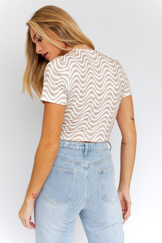 Short Sleeve Front Criss Cross Print Knit Top - Always24